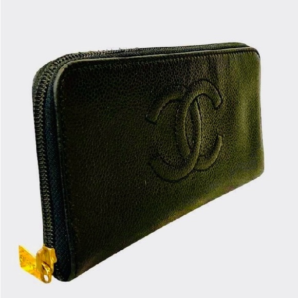Chanel Caviar Leather Zippy Wallet
CC Tag Code:  7370108. SOLD - Picture 3 of 8